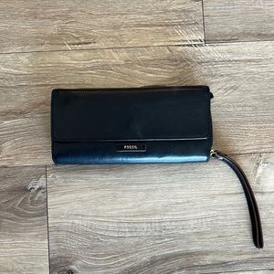 Fossil wallet/wristlet